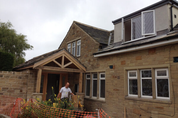 1147 New entrance via the side to hall WIP